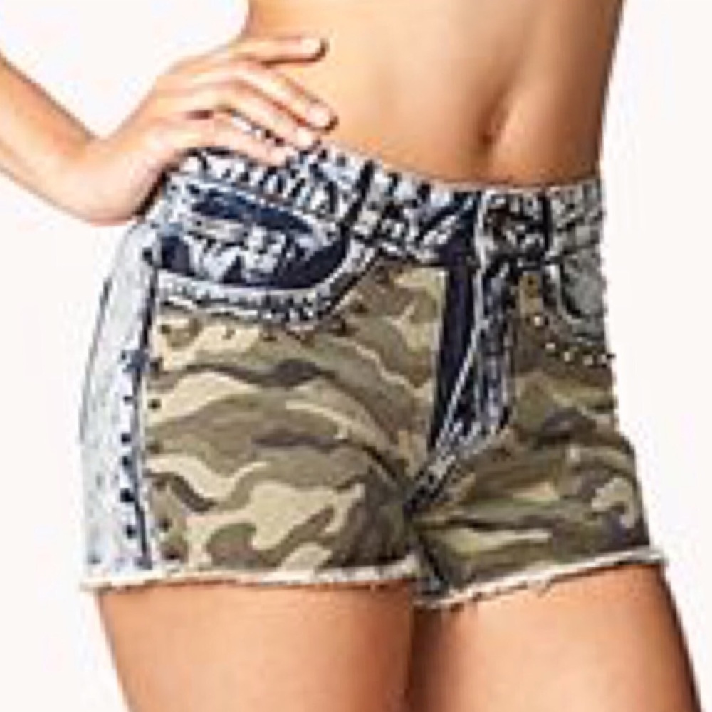 🆕 Denim Camo Shorts w/ Studs